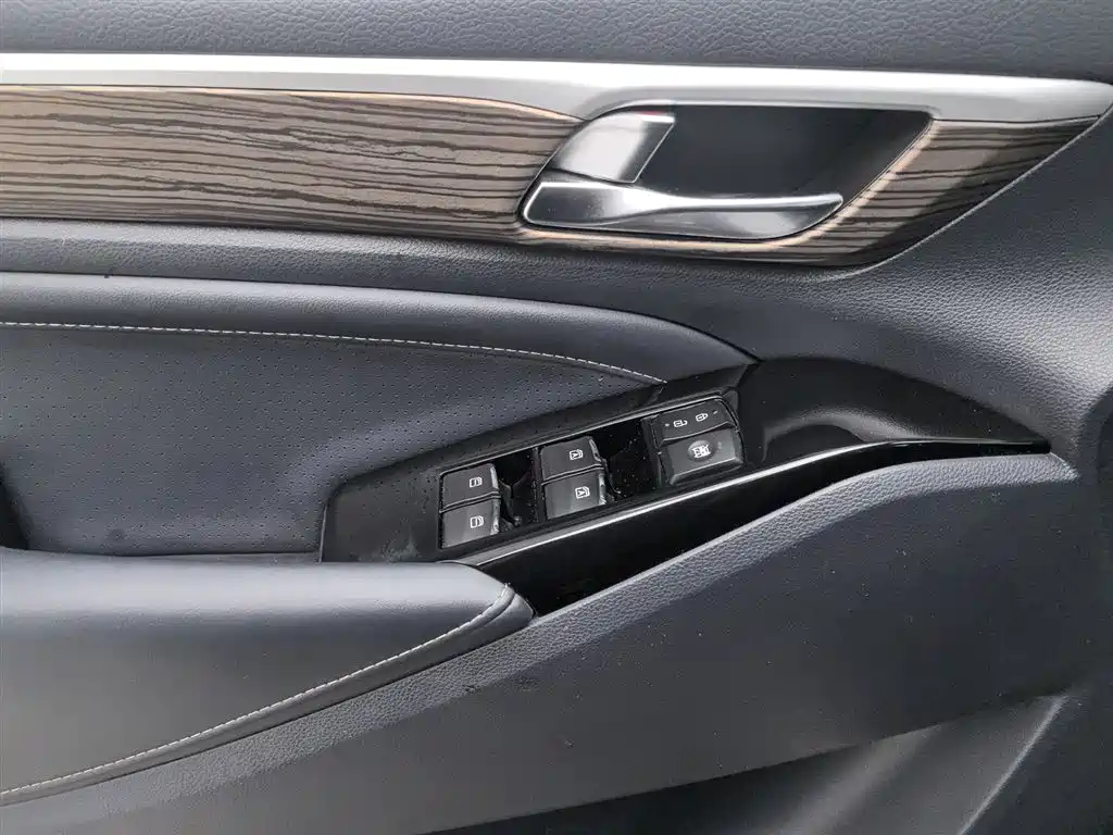 GAC Trumpchi Trumpchi M8 2021 Leading Show Series 390T Ultimate Edition фото 9