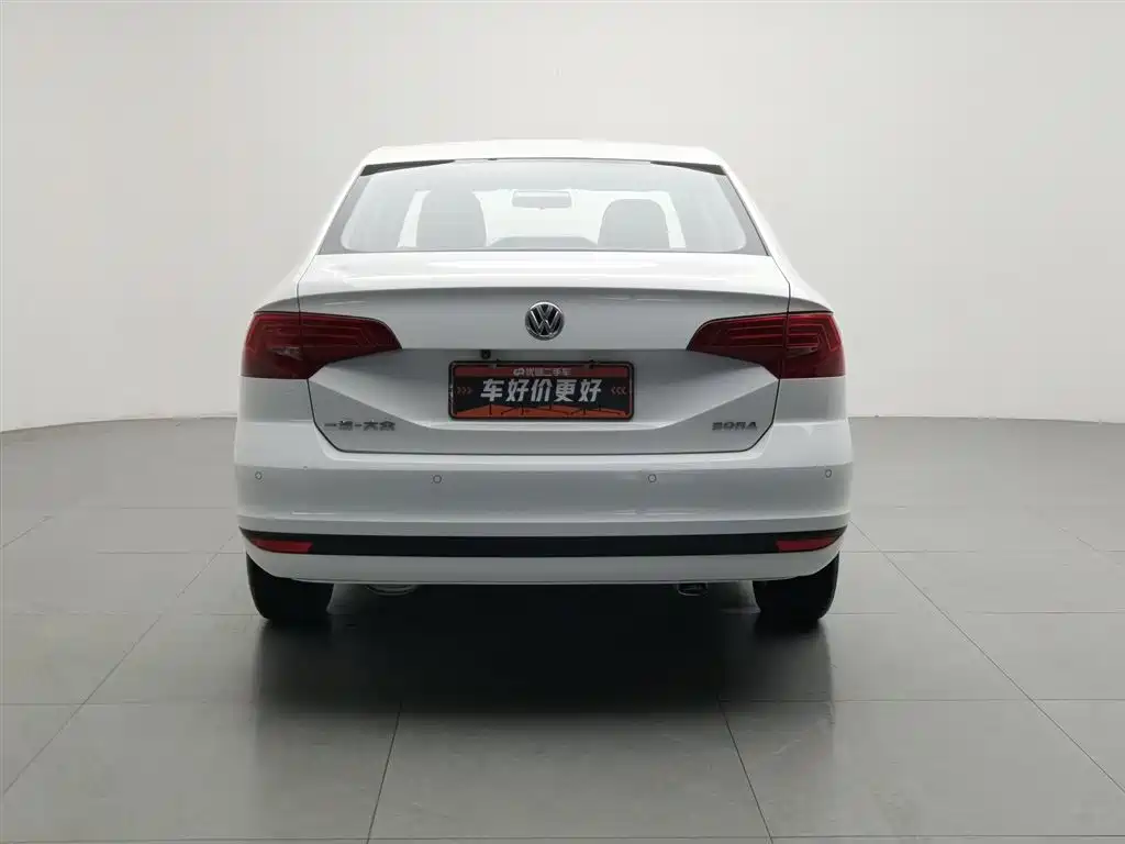 Volkswagen Bora 2018 1.5L Manual Fashion фото 4