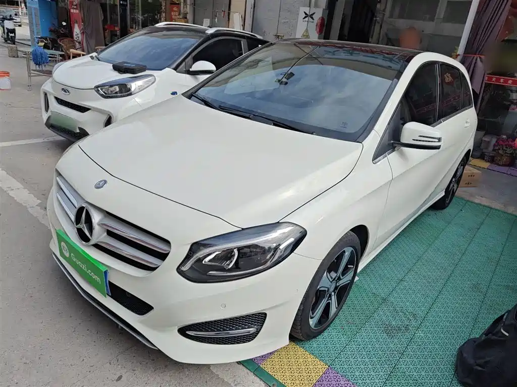 Mercedes-Benz B-Class 2016 B 200 Collector's Edition фото 2