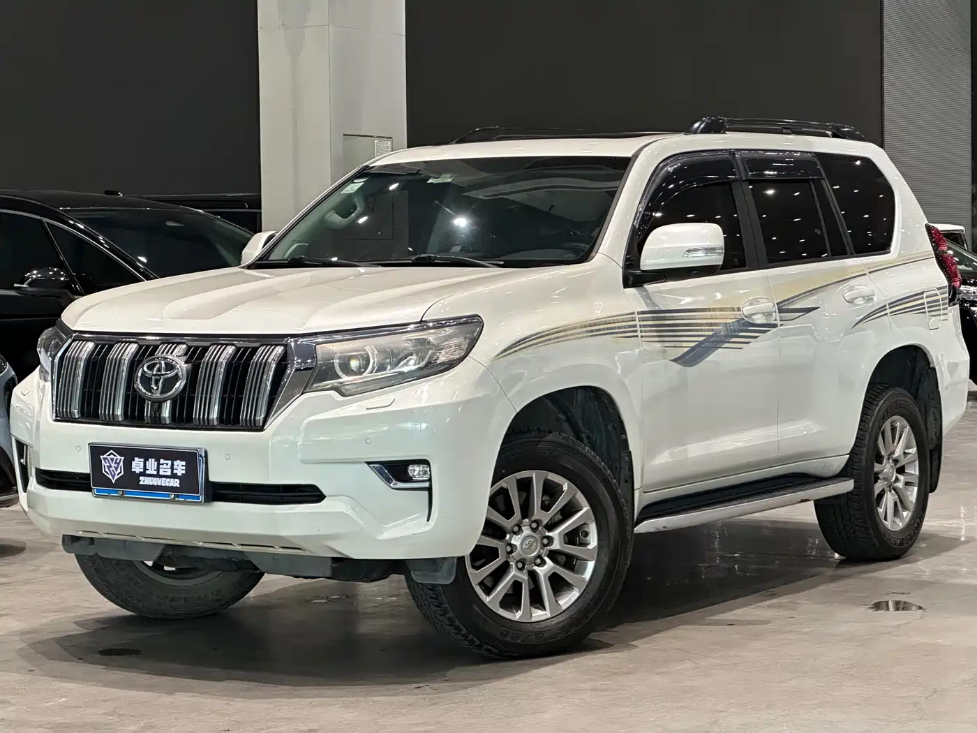 Toyota Prado 2018 3.5L Automatic TX-L Rear-mounted Spare Tire