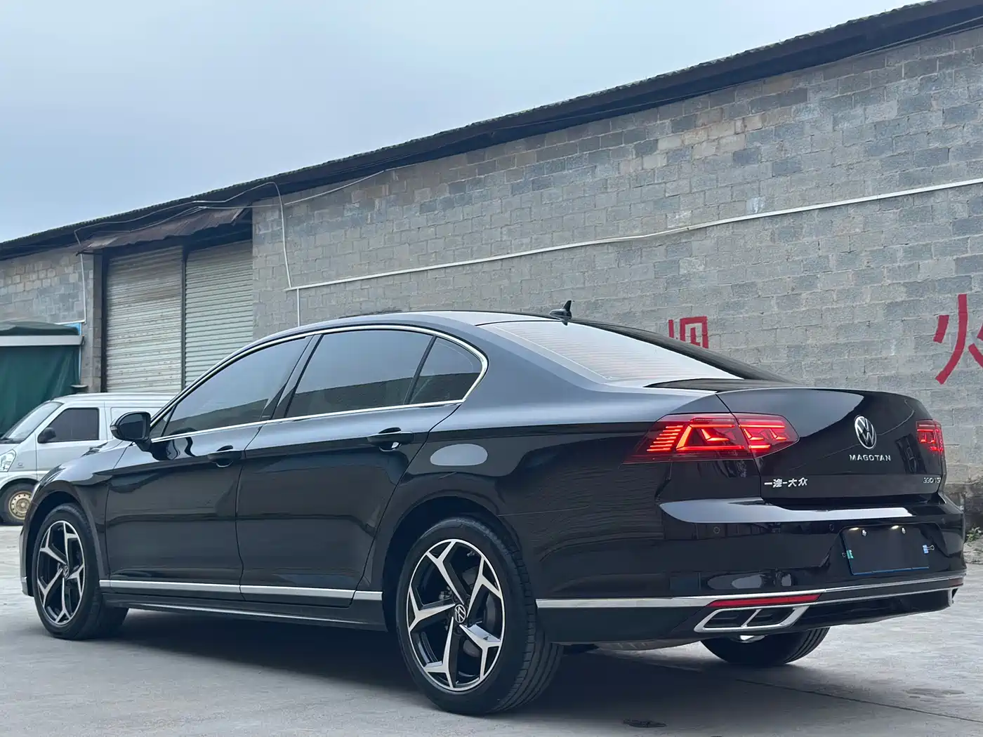 Volkswagen Magotan 2025 Facelift Public Edition 330TSI DSG Luxury фото 6