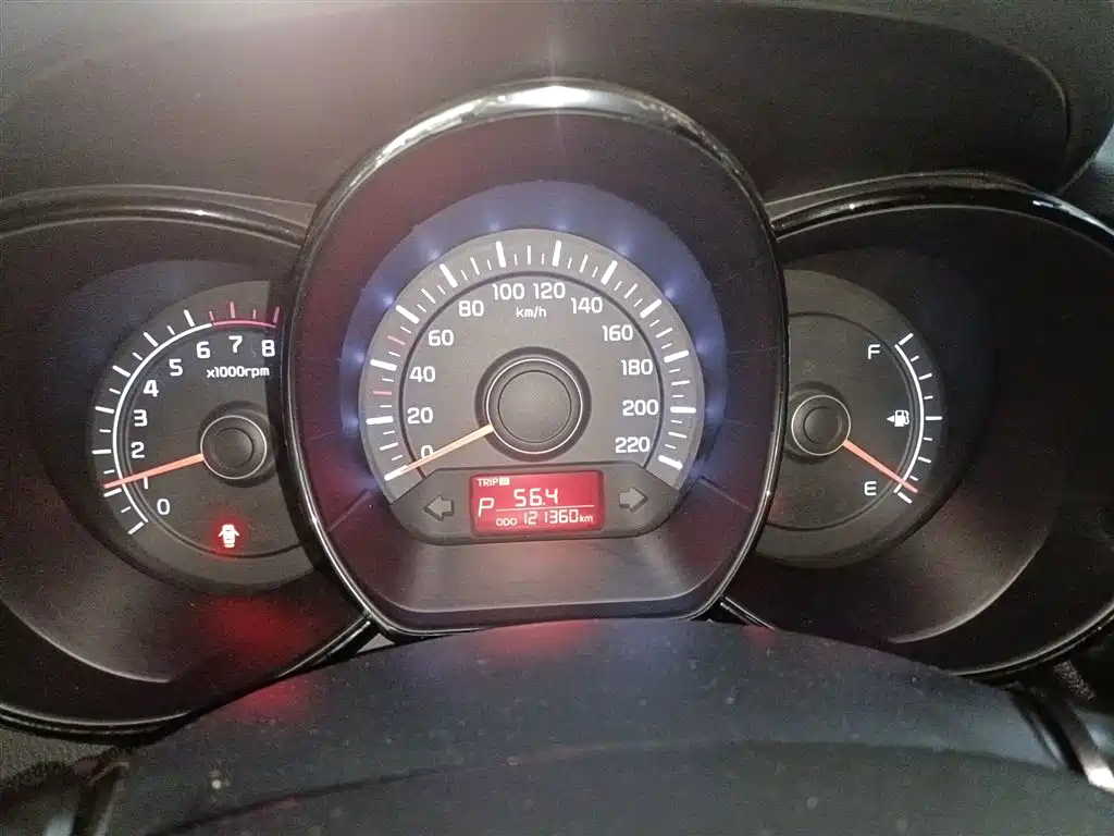Kia K2 2012 Sedan 1.4L AT GLS Commemorative Edition фото 12
