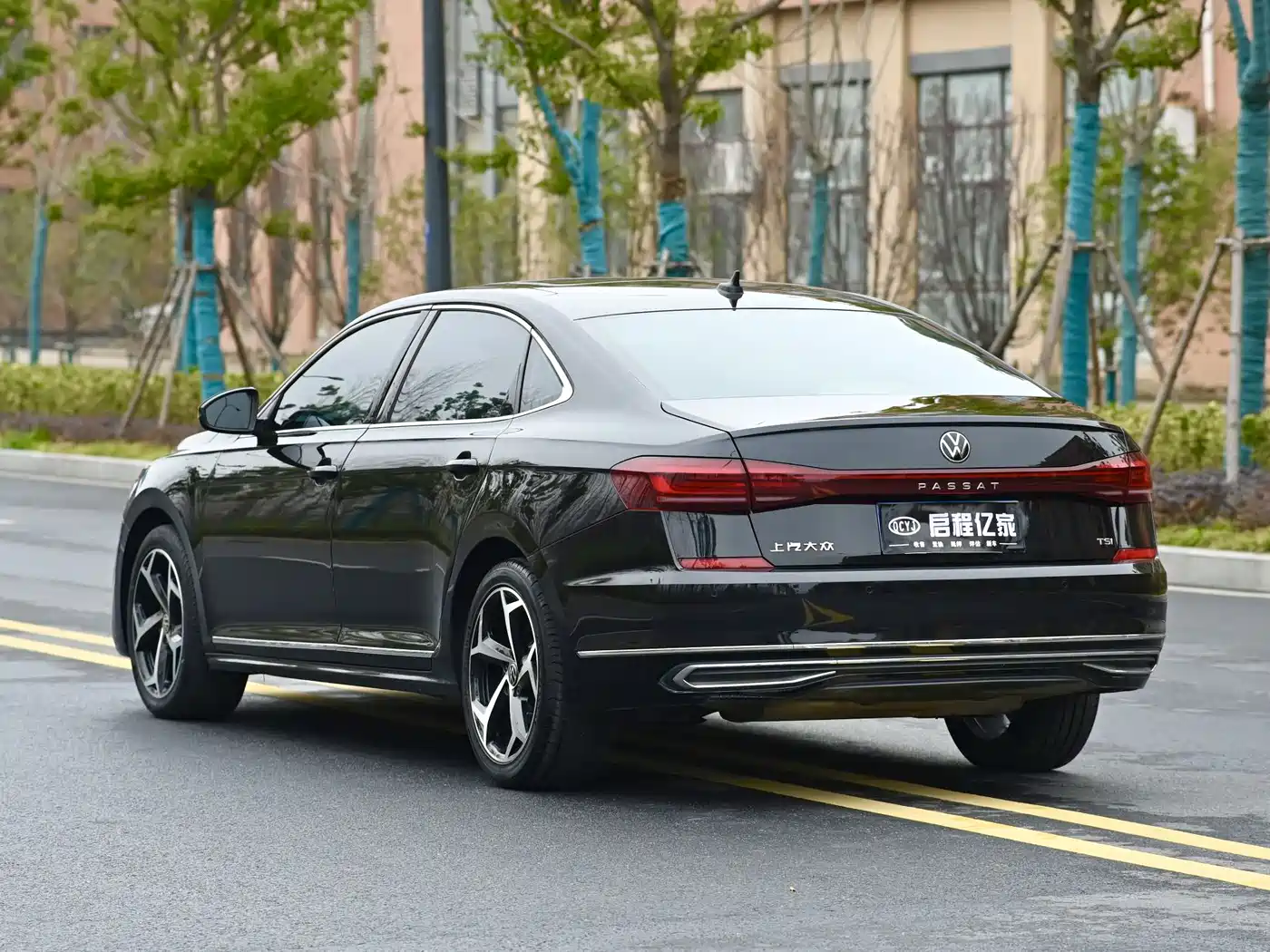 Volkswagen Passat 2023 330TSI Starlight Elite Edition фото 16