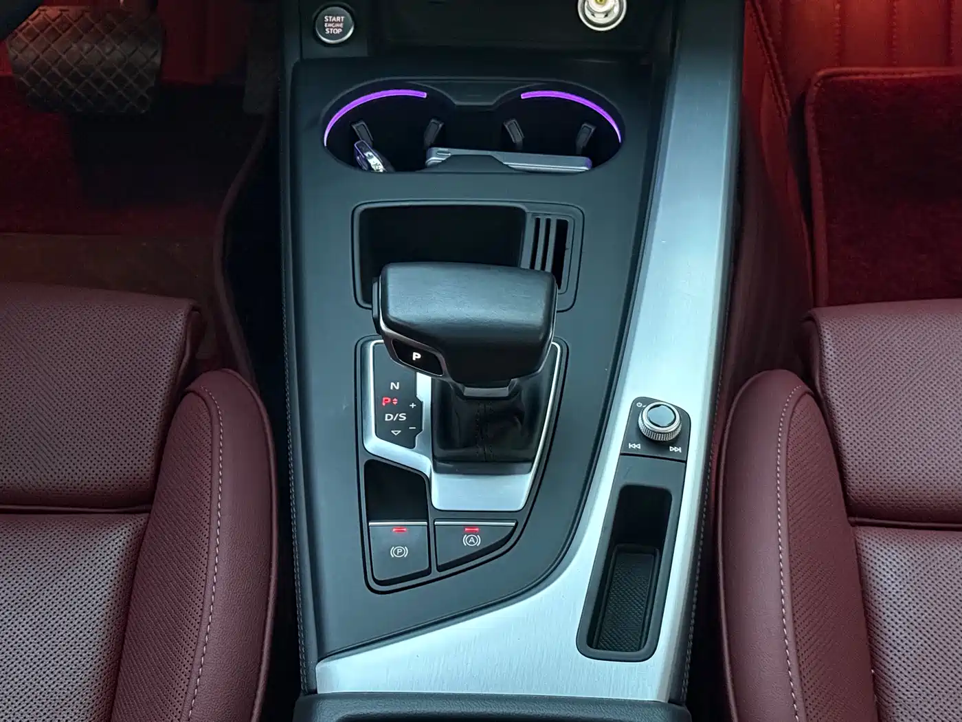 Audi A4L 2021 40 TFSI Premium Life Edition фото 11