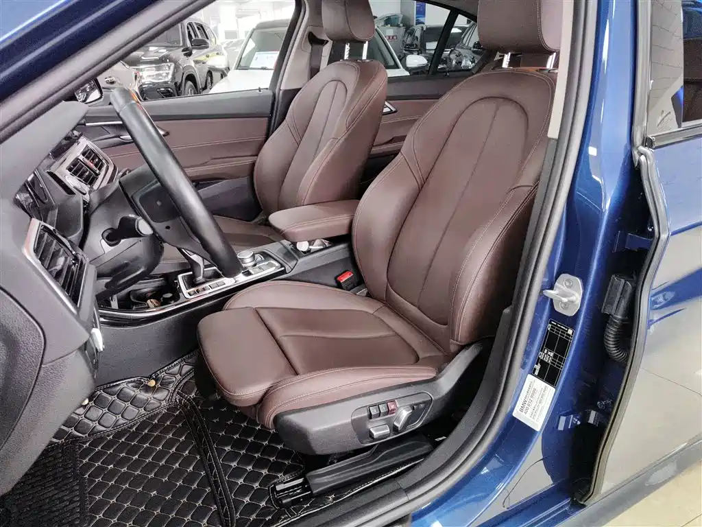 BMW 1-SERIES