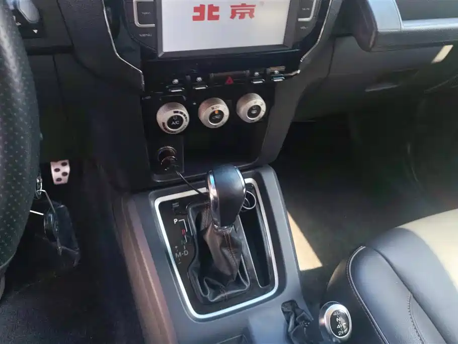 BAIC ORV Beijing Offroad BJ40 2016 Model 40L 2.3T Automatic 4WD Exclusive фото 16