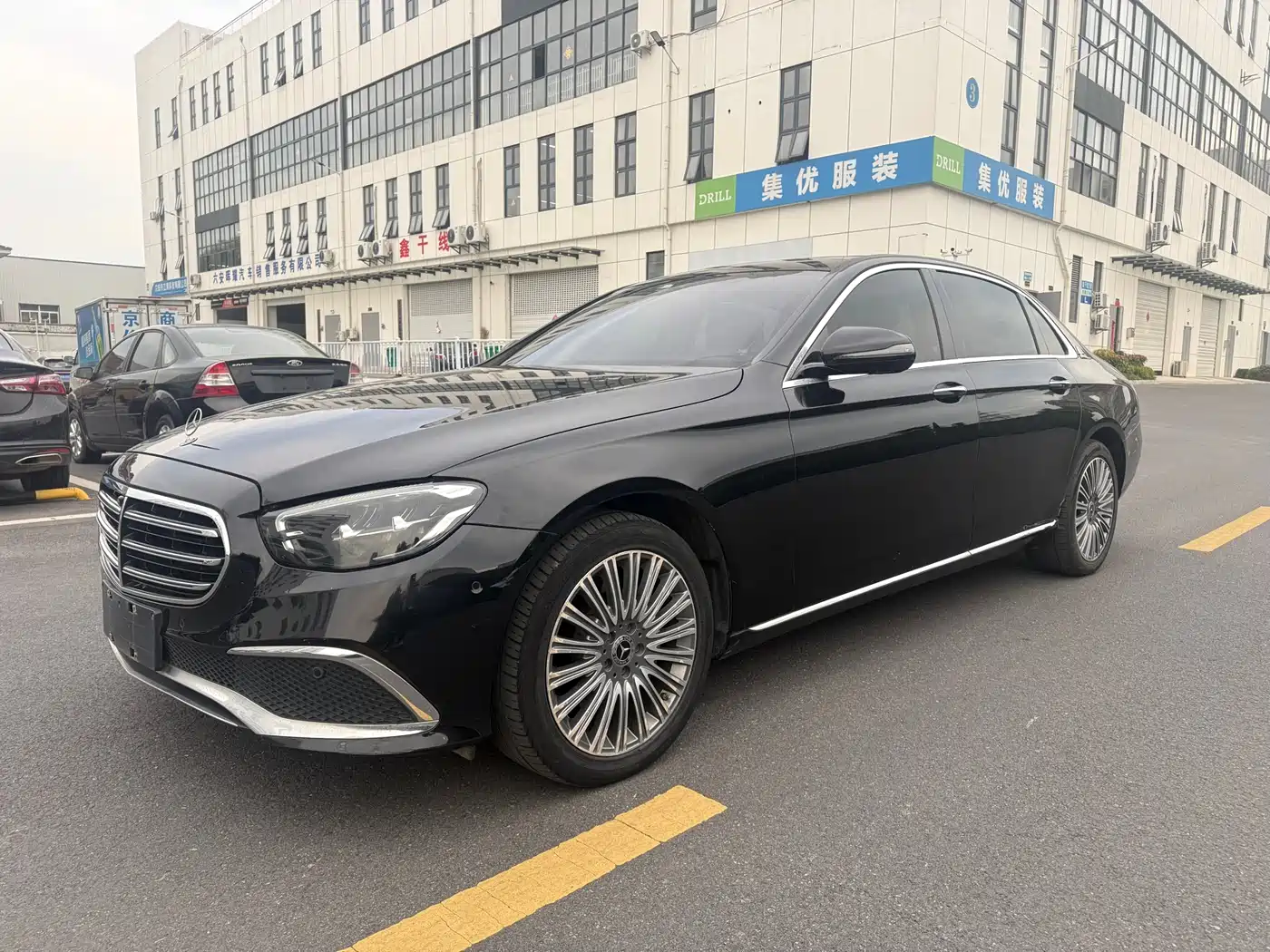 Mercedes-Benz E-Class 2022 E 300 L Fashion