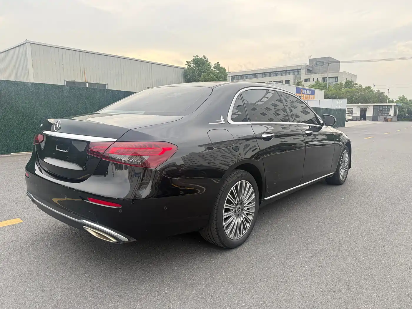 Mercedes-Benz E-Class 2022 E 300 L Fashion фото 11