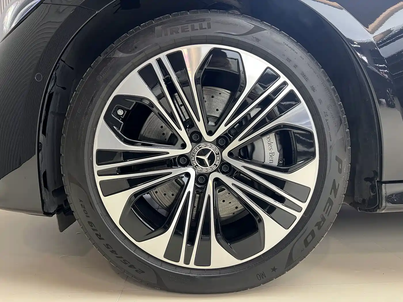 Mercedes-Benz E-Class New Energy 2024 2024 E 350 e L Plug-in Hybrid Sedan