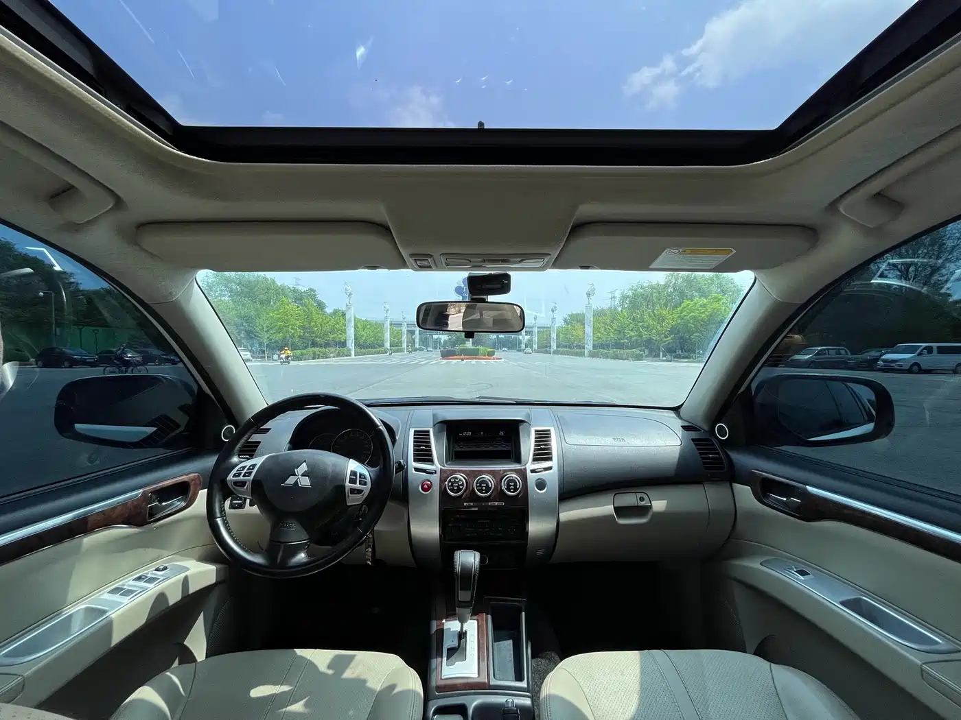 Mitsubishi Pajero Sport 2013 3.0L Automatic 2WD Luxury фото 5