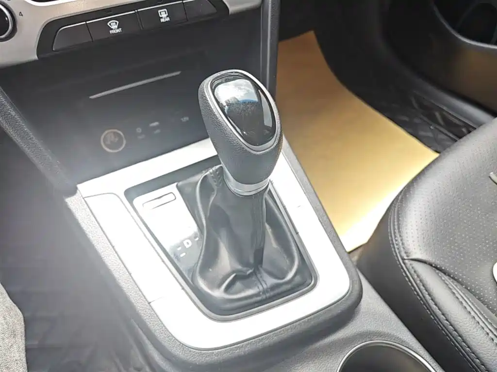 Hyundai Elantra 2016 Model 1.6L Automatic Smart Elite фото 14