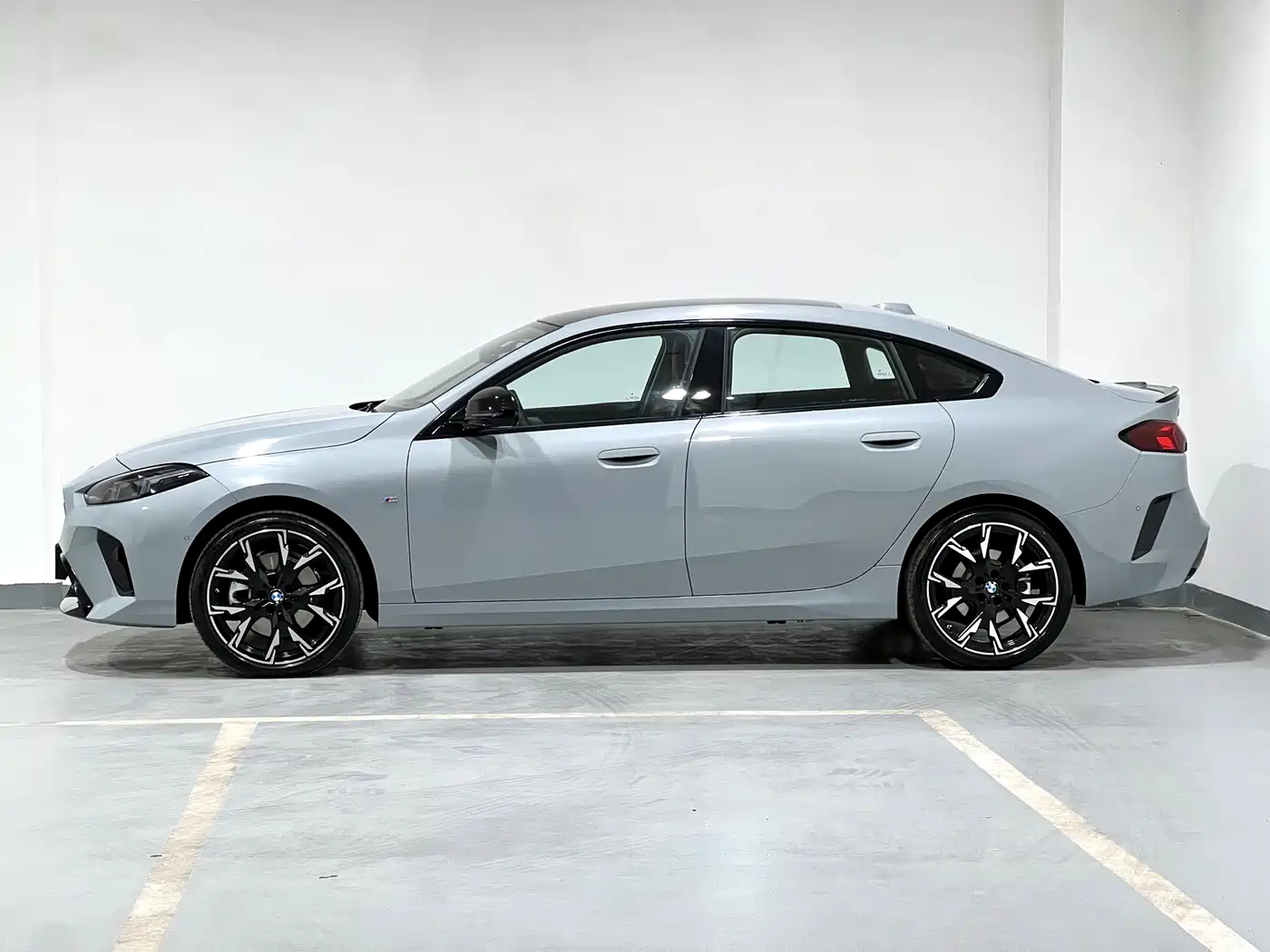 BMW 2 Series 2025 225L M Sport Moonlight Package фото 5