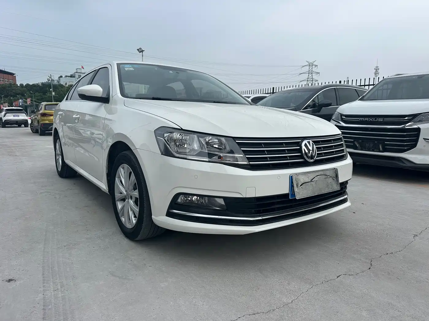 Volkswagen Lavida 2017 1.6L Automatic Comfort Edition фото 3