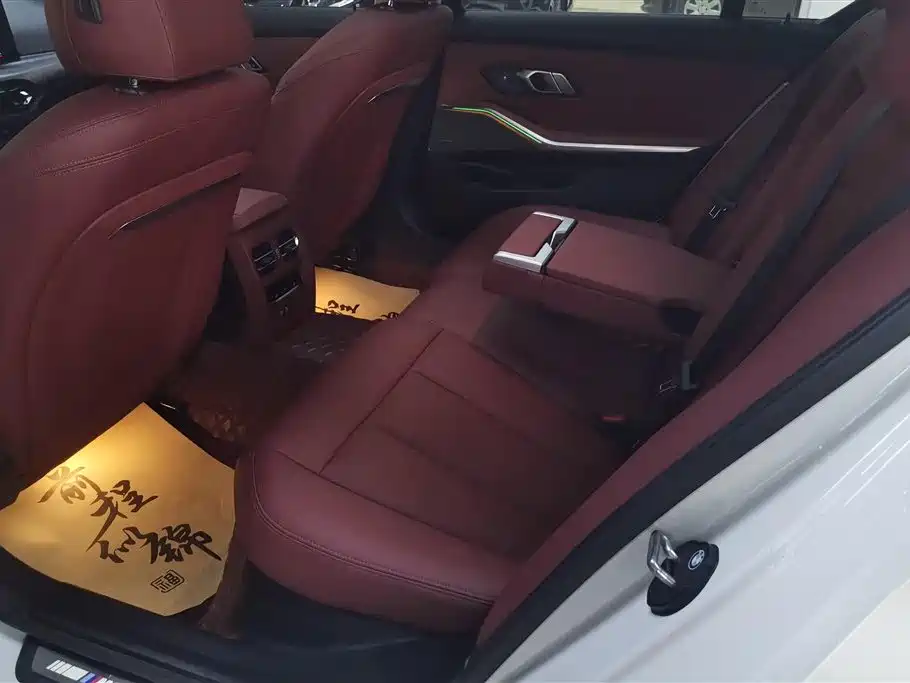 BMW 3 Series 2025 330Li Premium M Sport Night Edition фото 11