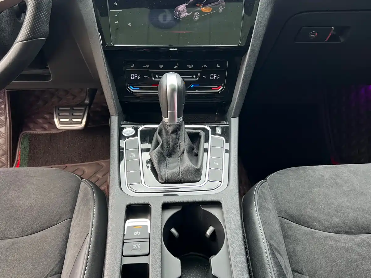 Volkswagen FAW-Volkswagen CC 2021 330TSI Dazzle Edition фото 15