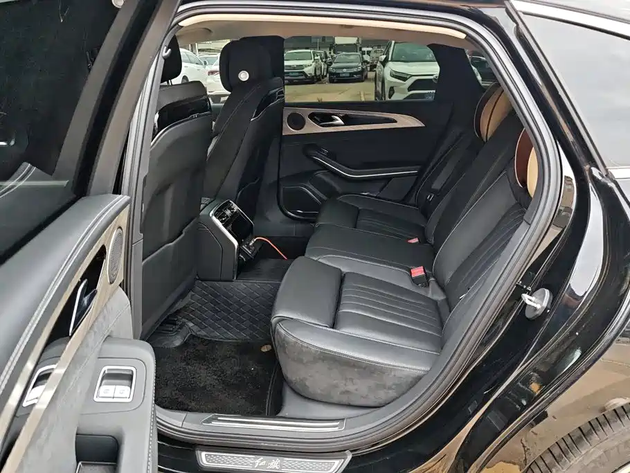 Hongqi H9 2024 2023 2.0T Smart Connectivity Flagship Edition