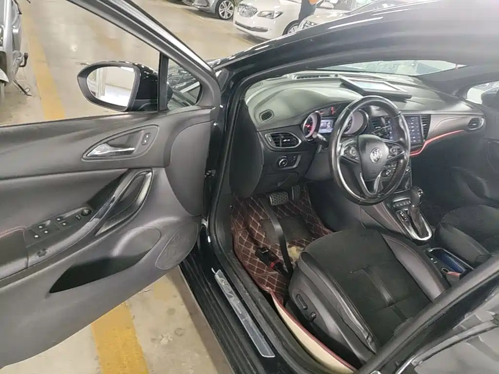 Photo 16 - Buick Verano