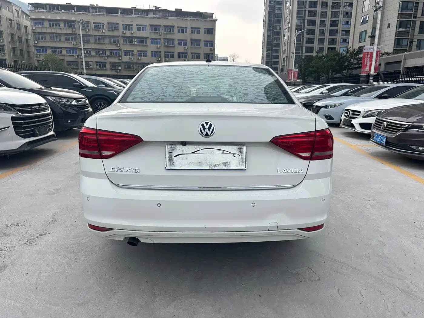 Volkswagen Lavida 2017 1.6L Automatic Comfort Edition фото 20