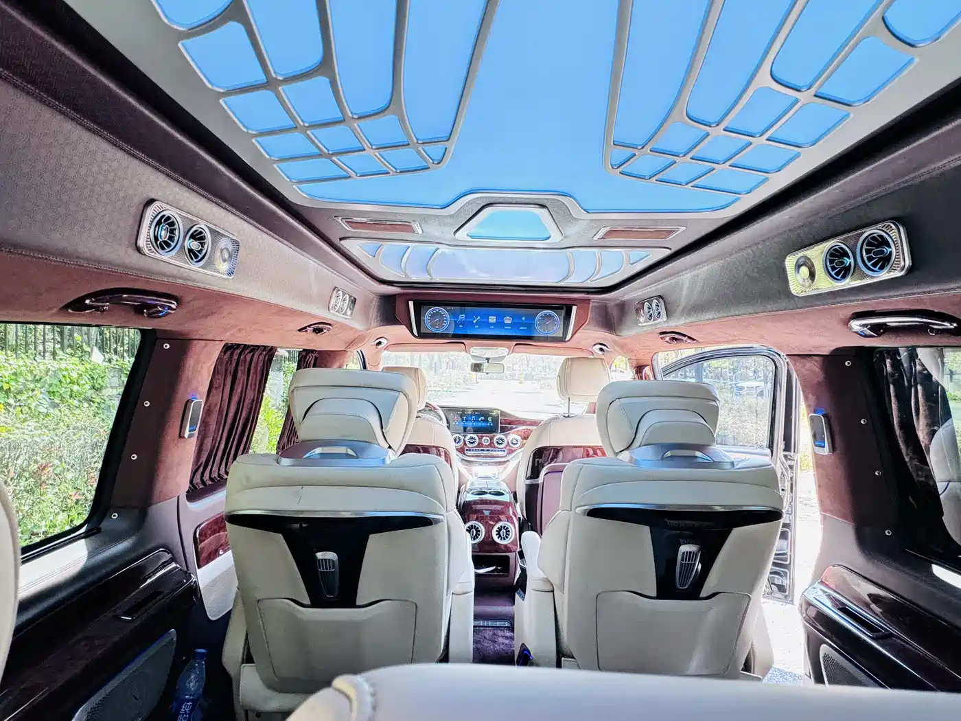 Mercedes-Benz Vito 2023 2.0T Elite 7-Seater фото 17