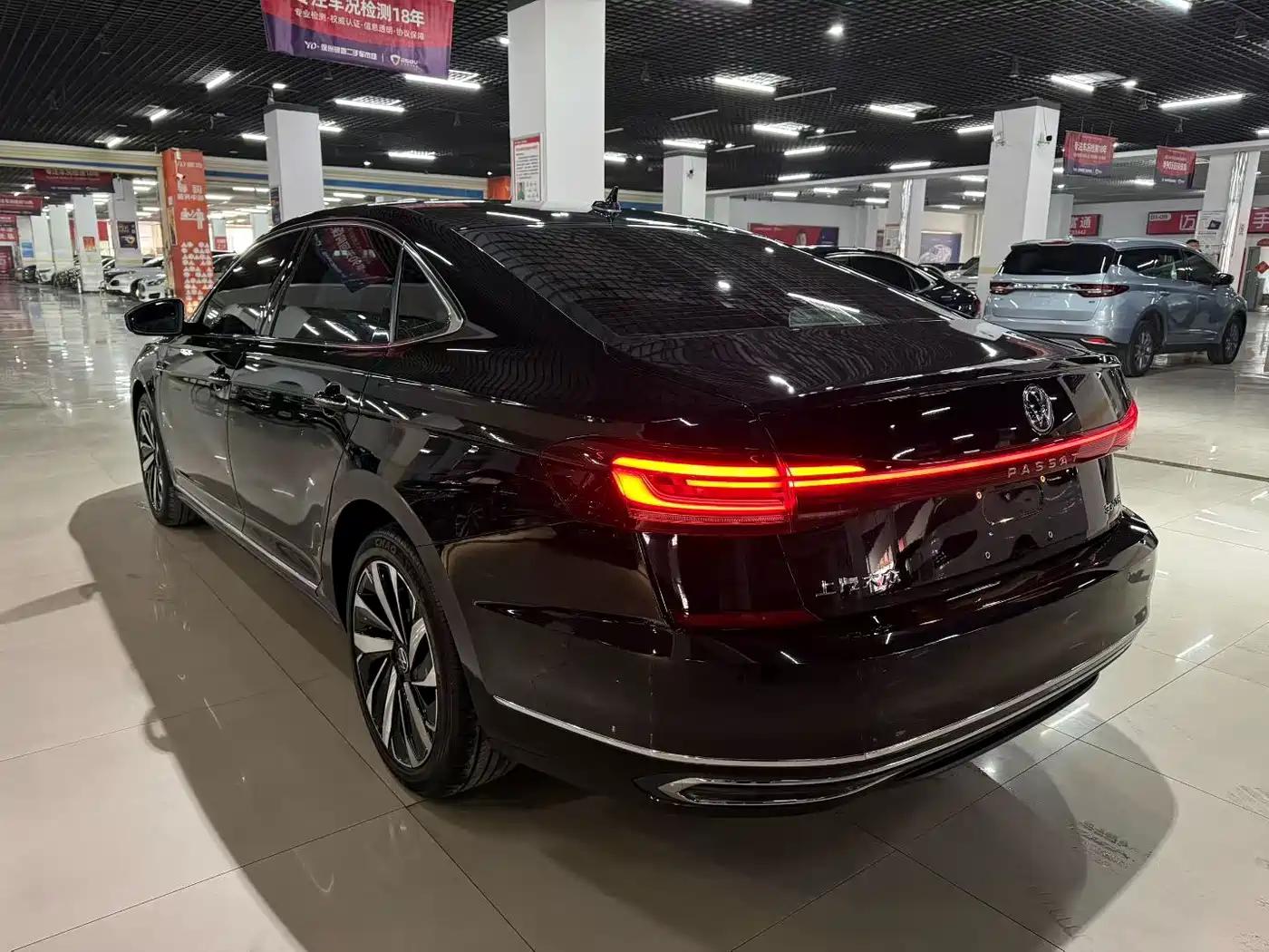 Volkswagen Passat 2023 330TSI Luxury Edition фото 9