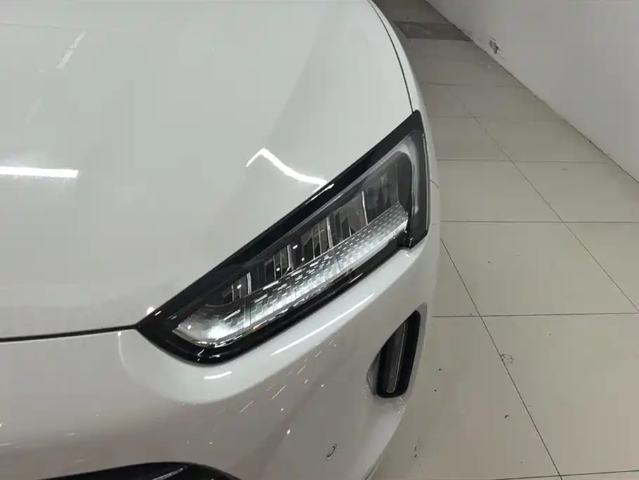 AITO Wenjie AITO M5 2022 Extended Range AWD Performance Edition фото 5