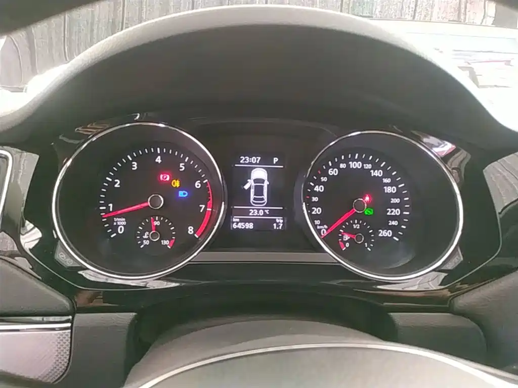 Volkswagen Sagitar 2017 180TSI Auto Exclusive Edition фото 12
