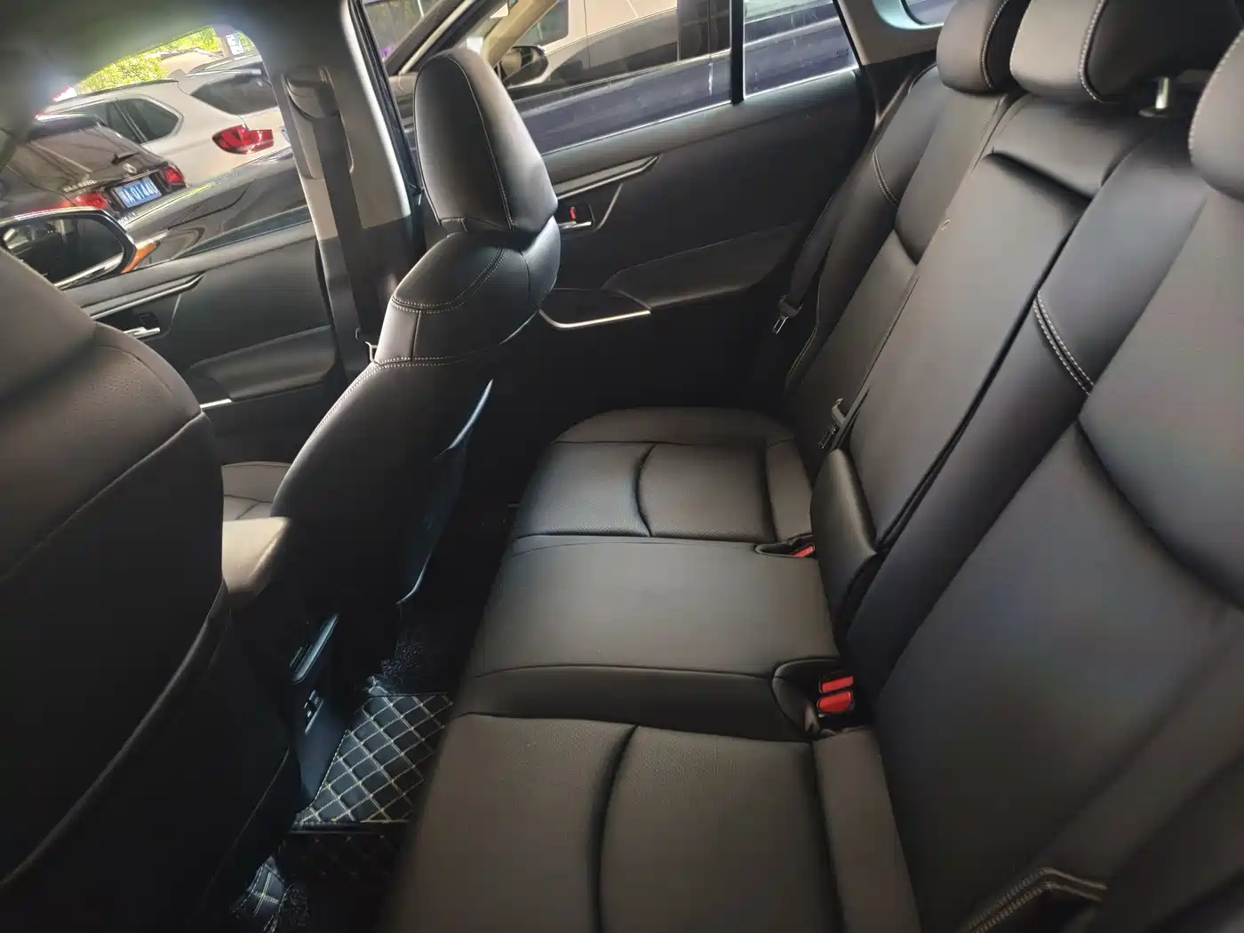 Toyota RAV4 Rongfang 2020 2.0L CVT 2WD Trend Edition фото 9