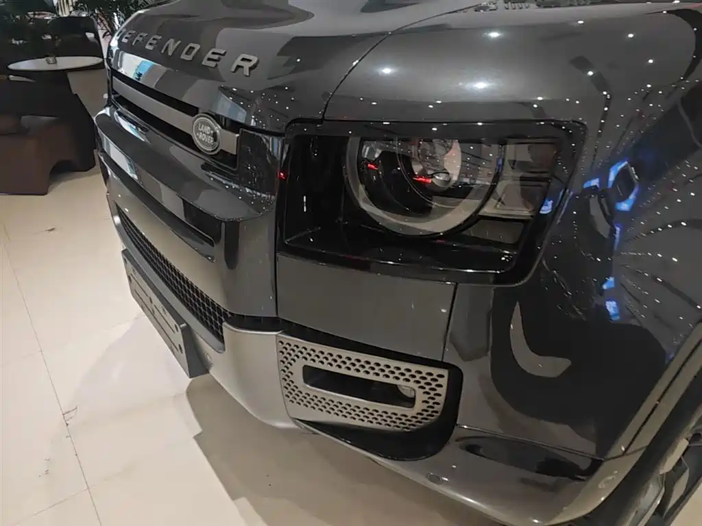 Land Rover Defender 2024 110 3.0T P400 X-DYNAMIC HSE фото 24
