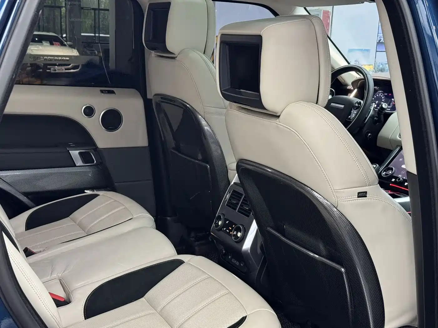 Land Rover Range Rover Sport 2022 3.0 L6 Indigo Flowing Light Edition фото 17