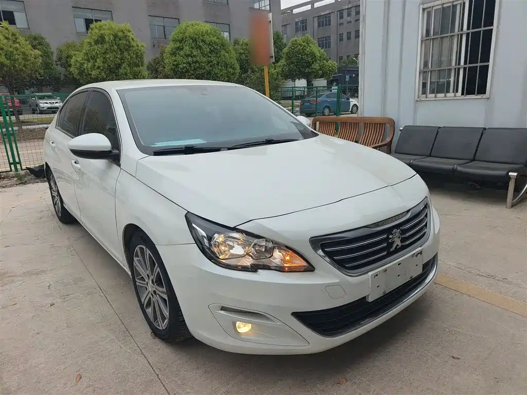 Peugeot 408 2014 1.8L Automatic Luxury Edition фото 4
