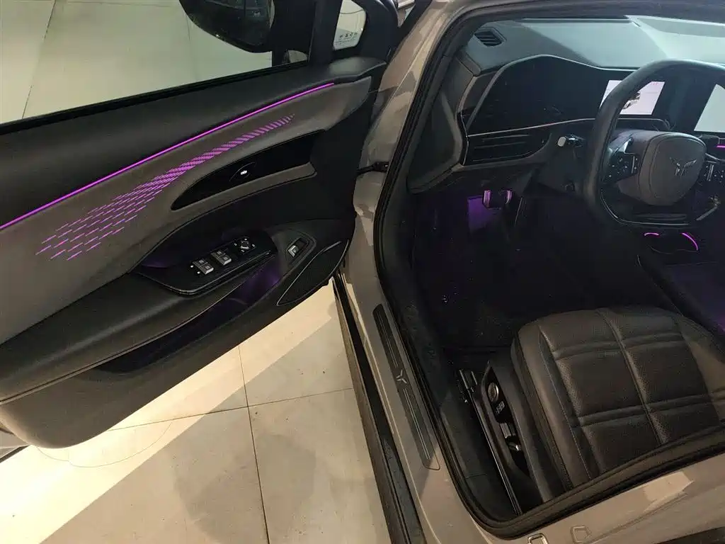Hongqi EH7 2024 Model 760 Pro+ AWD фото 12
