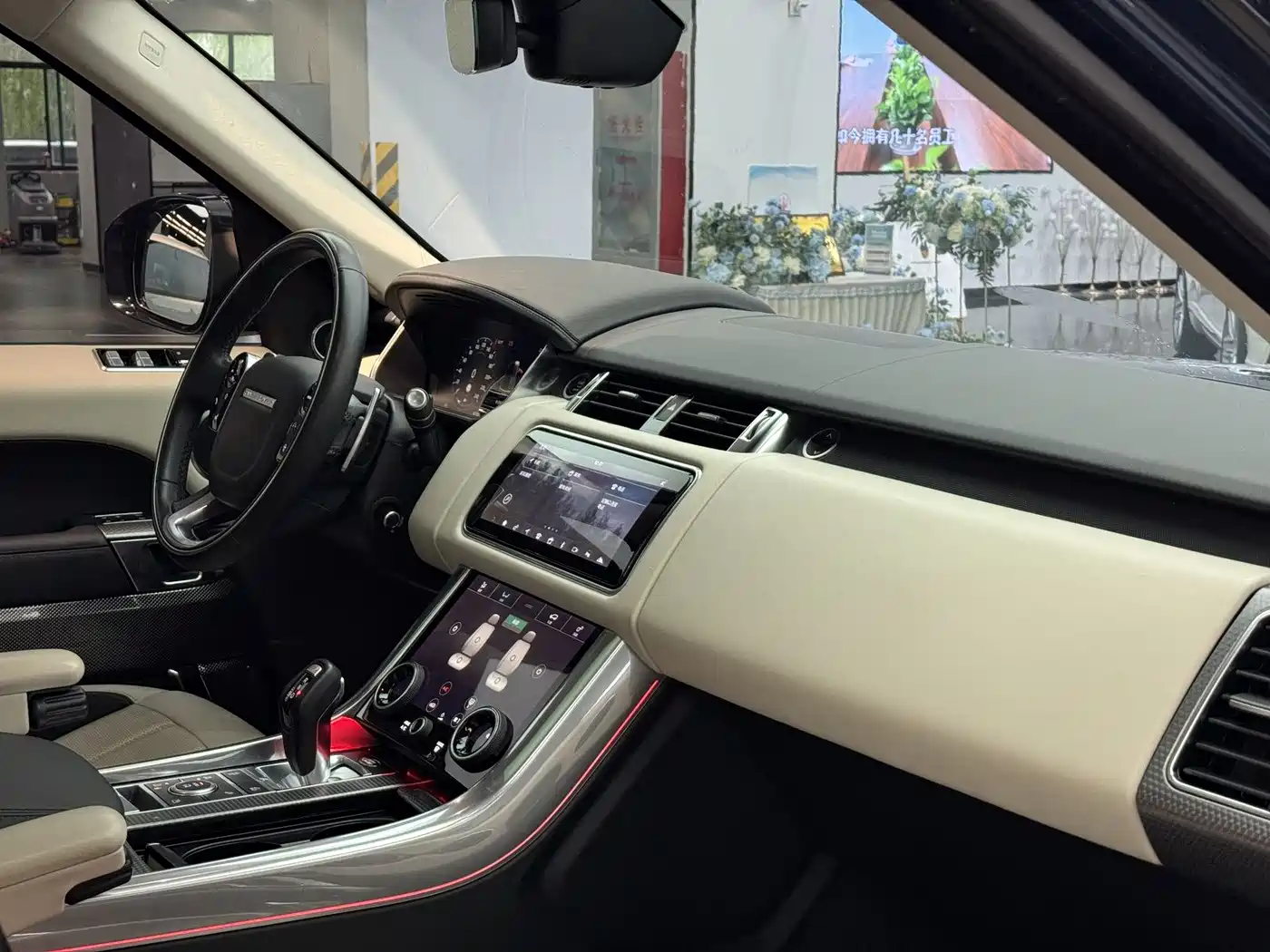 Land Rover Range Rover Sport 2022 3.0 L6 Indigo Flowing Light Edition фото 9