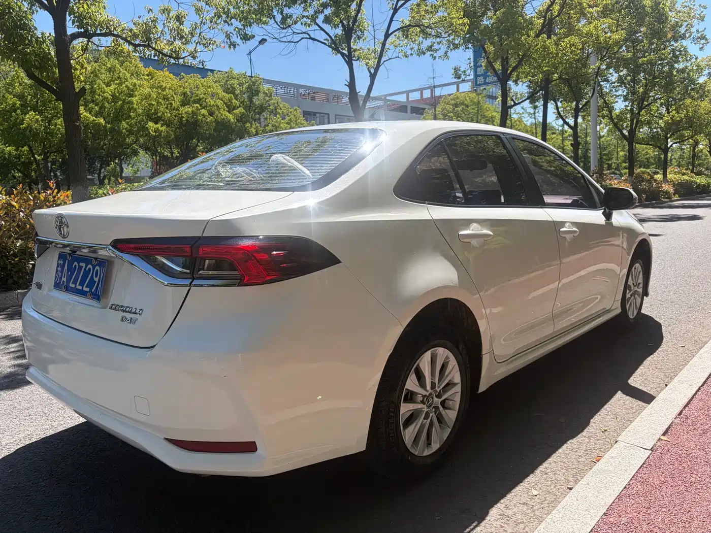 Toyota Corolla 2019 1.2T S-CVT GL Pioneer Edition фото 4