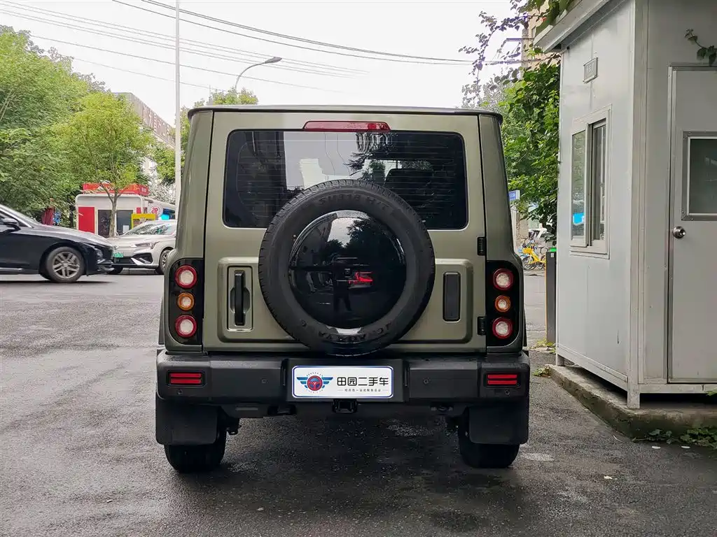 212 T01 2025 2024 2.0T Explorer