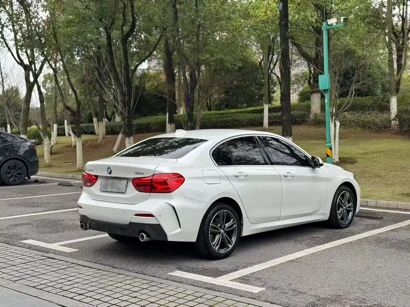 BMW 1 Series 2021 120i M Sport фото 7