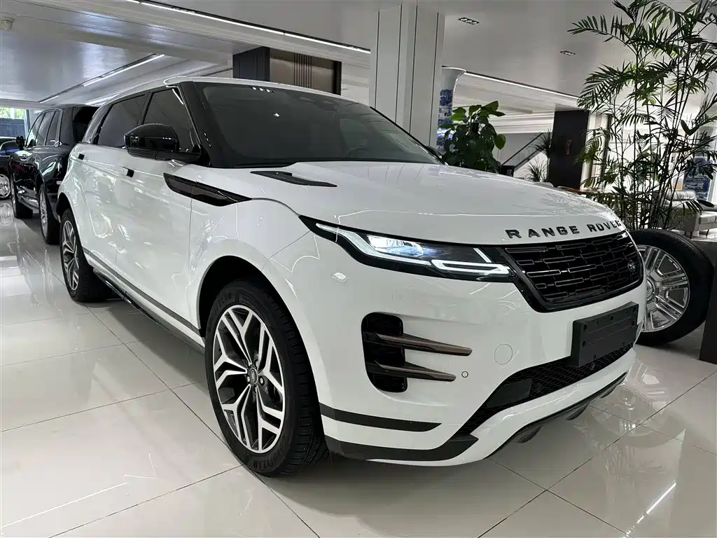 Land Rover Range Rover Evoque 2026 Range Rover Evoque L SE фото 3