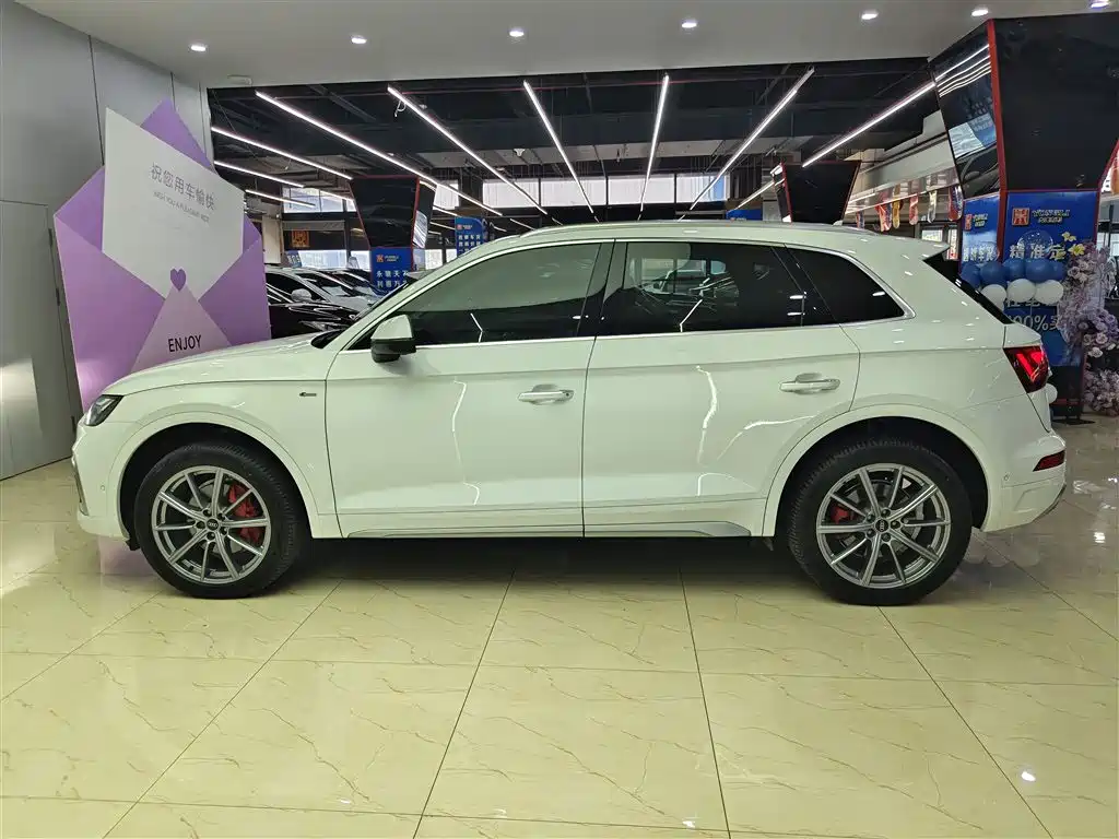 Audi Q5L 2022 40T Luxury Dynamic фото 7