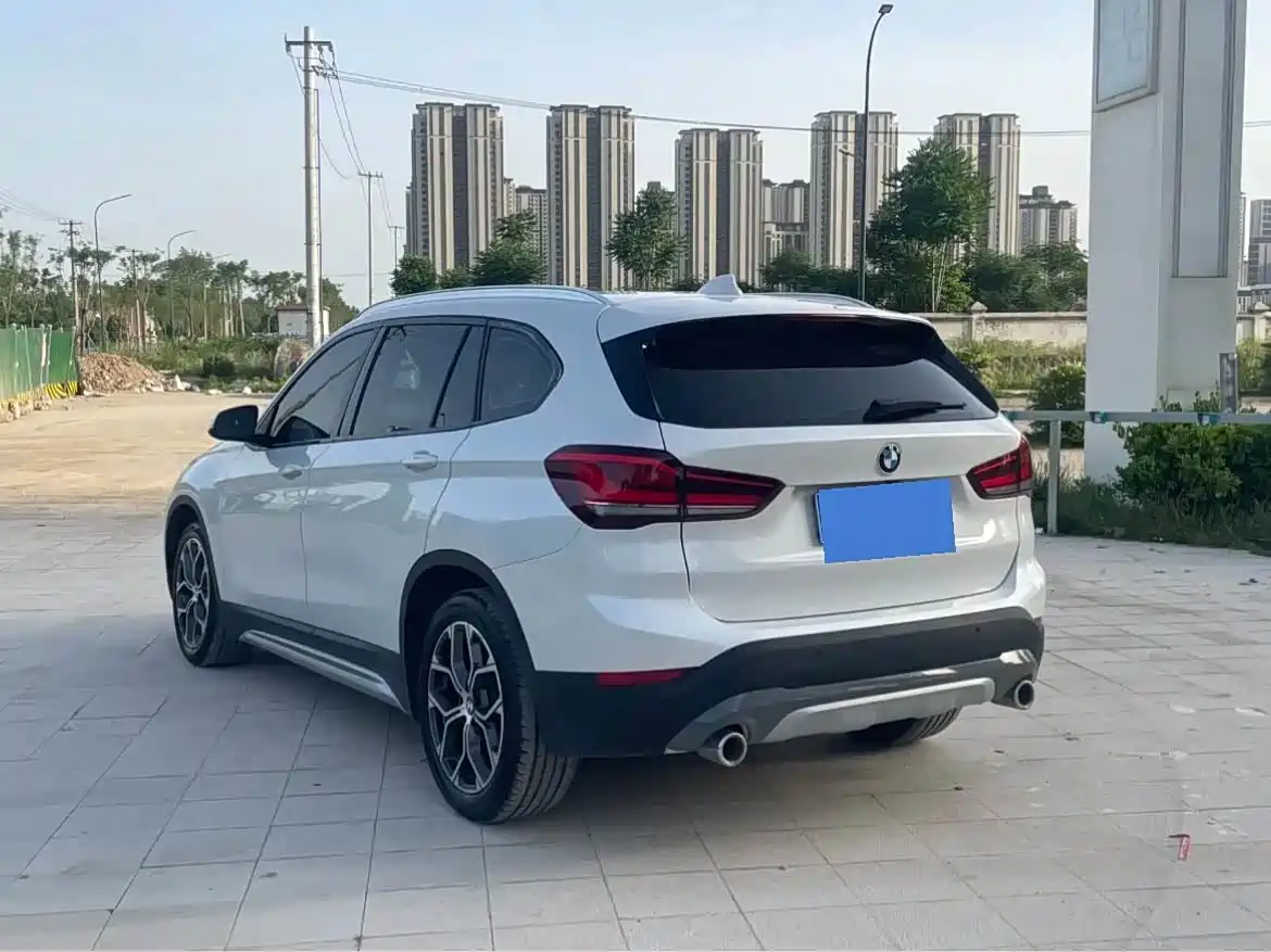 BMW X1 2022 sDrive20Li Premium фото 9