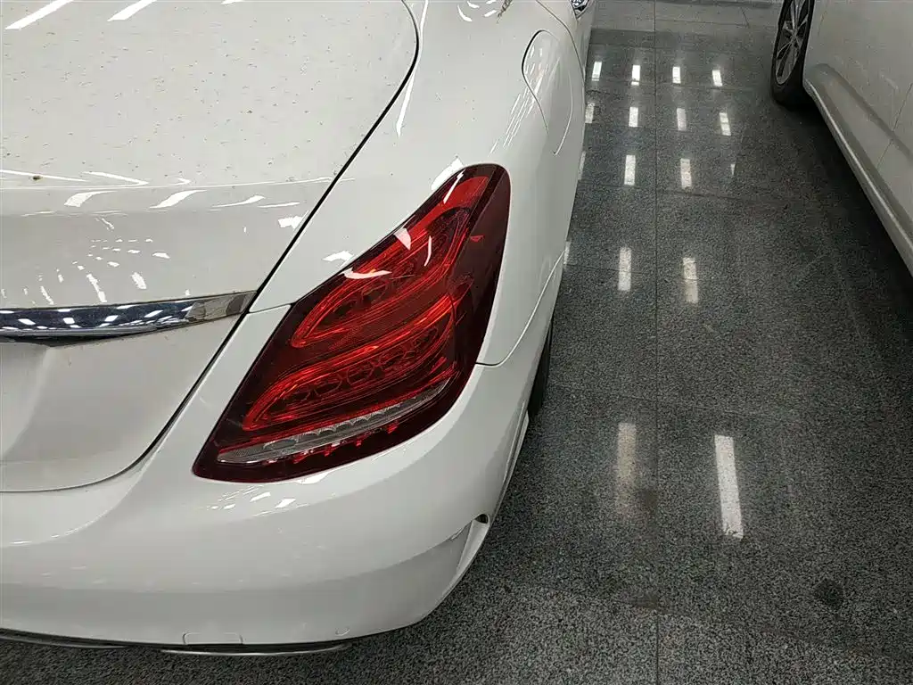Mercedes-Benz C-Class 2017 C 180 L Sport фото 8