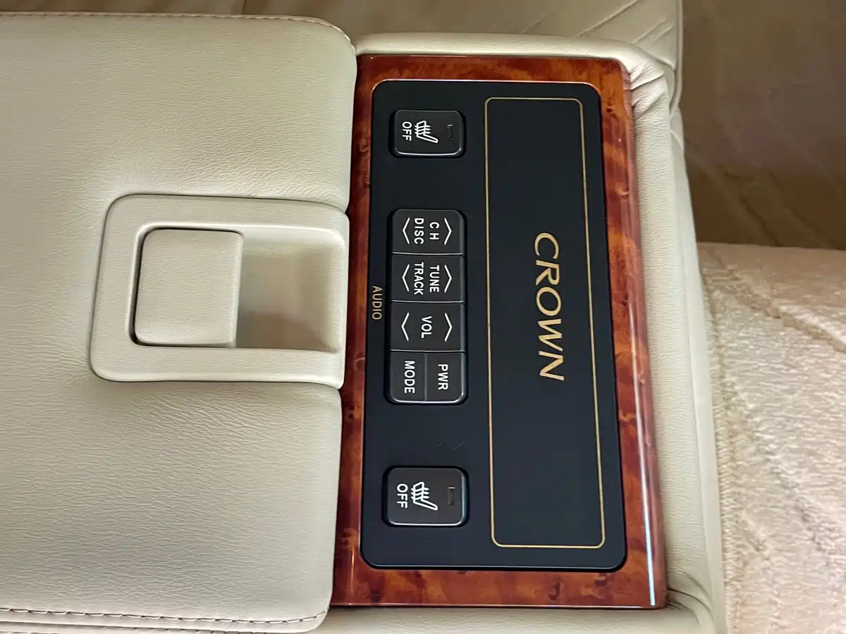 Toyota Crown 2007 3.0L Royal Saloon Navigation фото 15