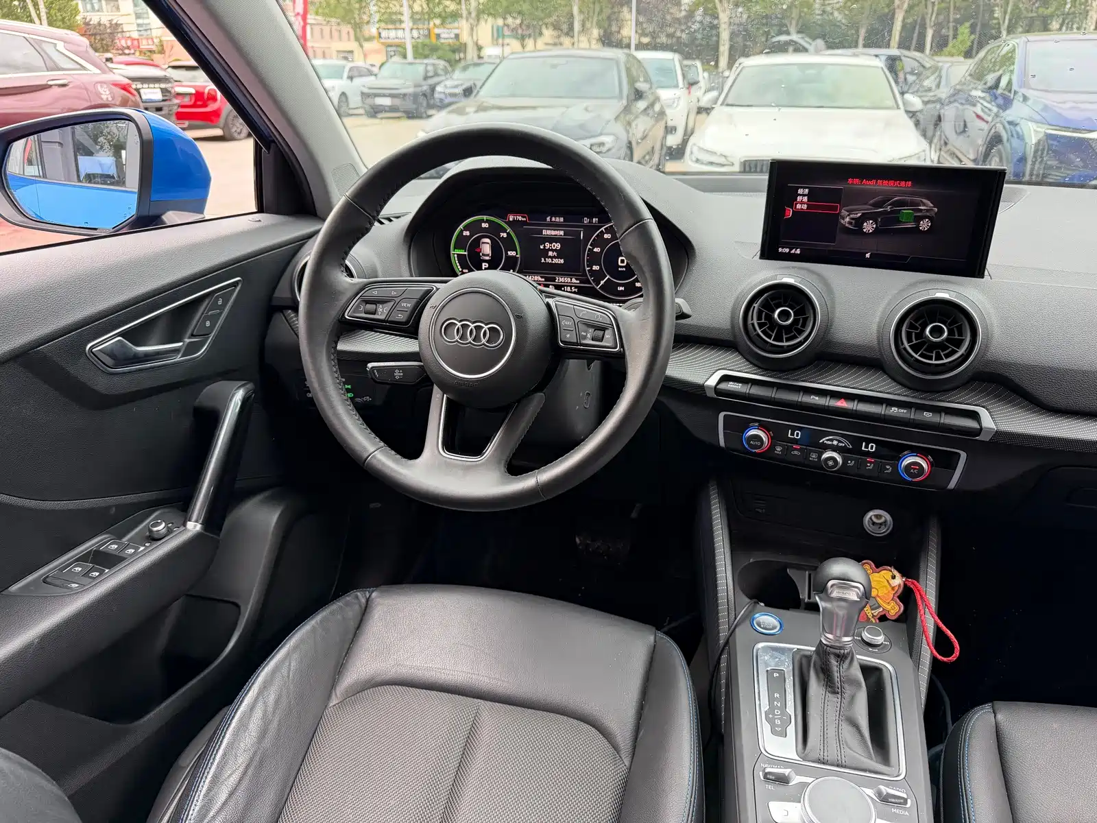 Фото 11 - Audi Q2L e-tron