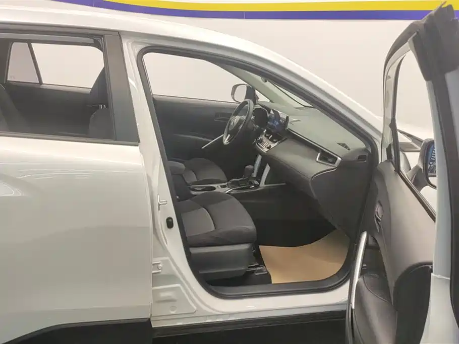 Toyota Frontlander 2023 2.0L CVT Elite Edition фото 8