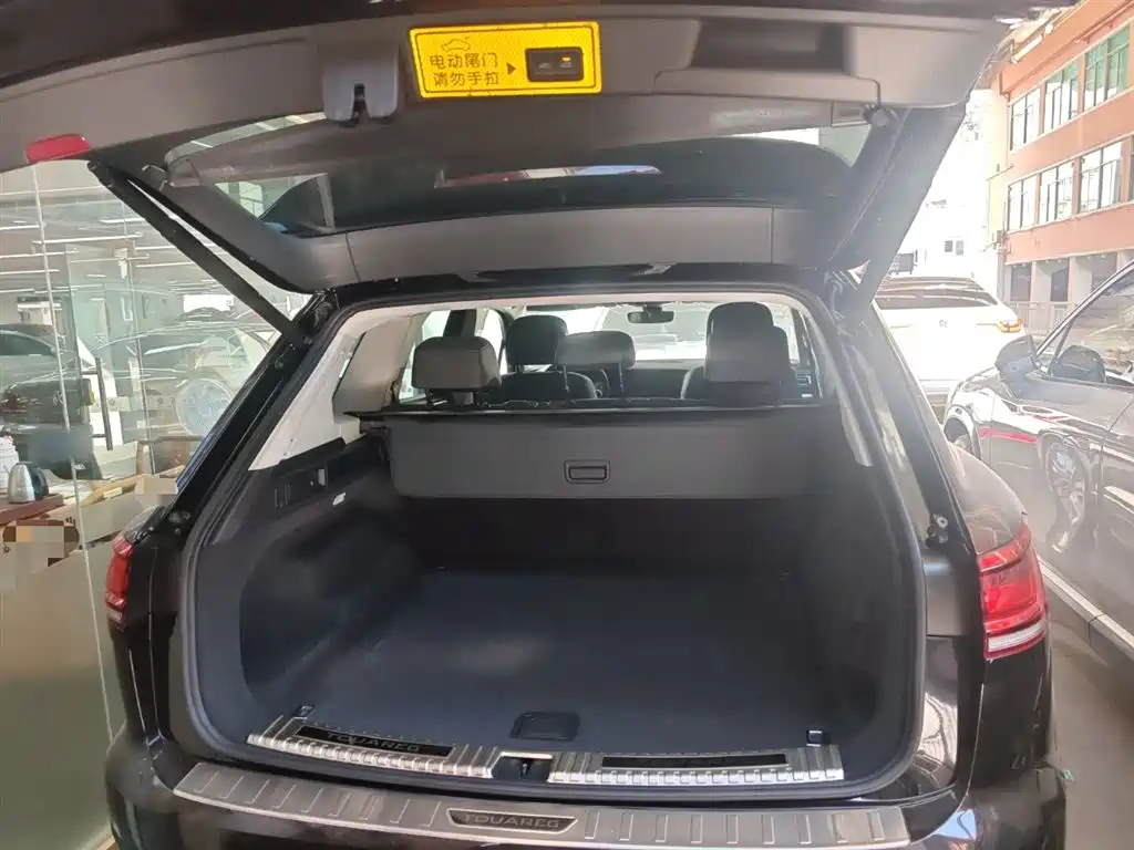 Volkswagen Touareg 2021 2.0TSI Pilot Special Edition фото 15