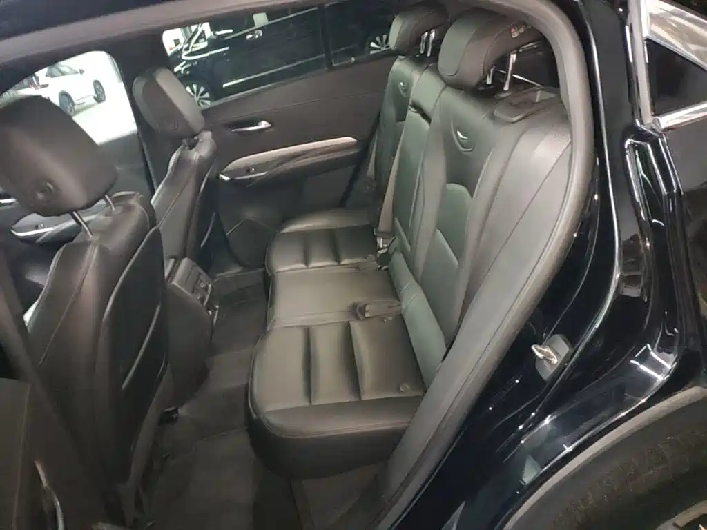Photo 13 - Cadillac XT4