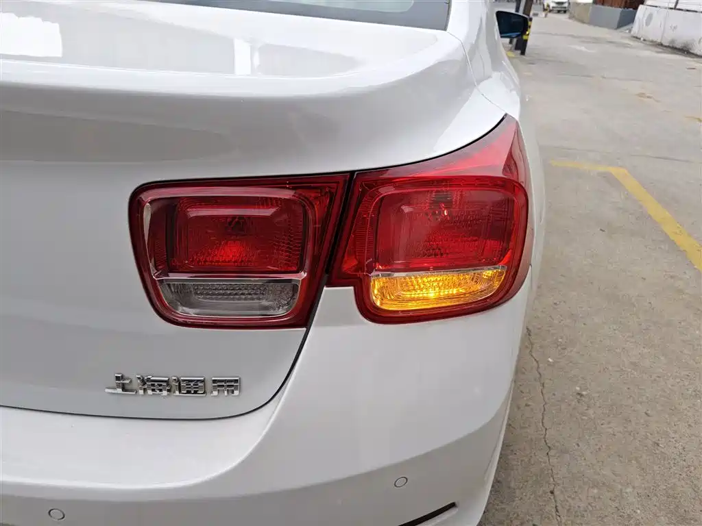 Chevrolet Malibu 2014 2.0L Automatic Luxury фото 24