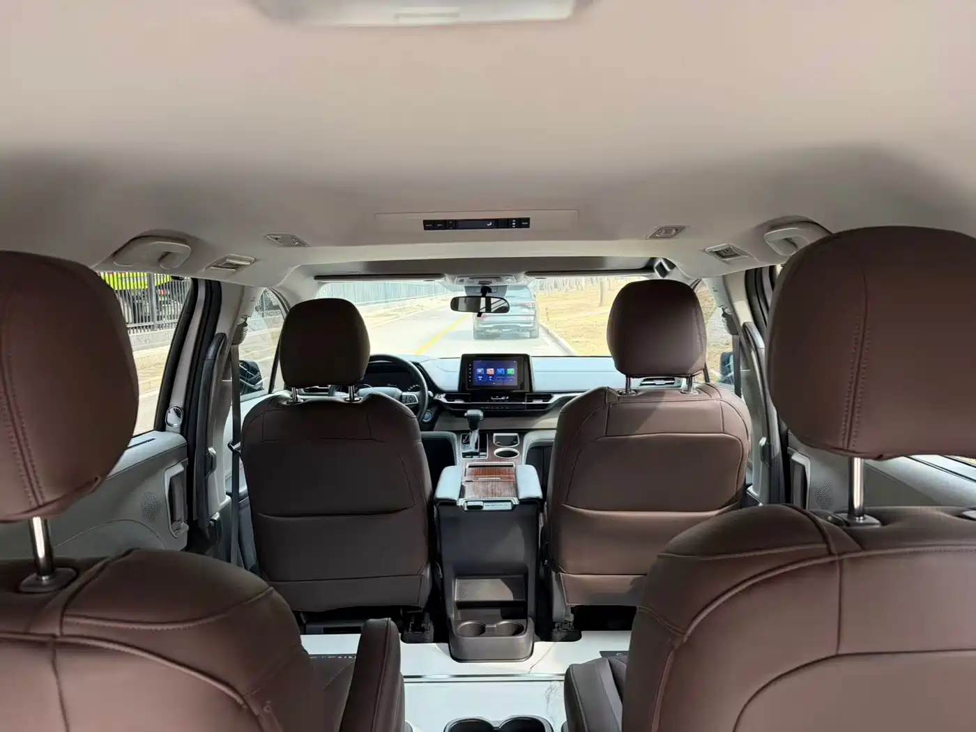 Toyota Sienna 2021 2.5L Hybrid Comfort Edition фото 12