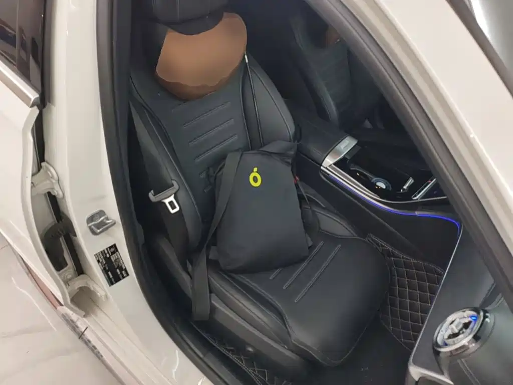 Фото 25 - Mercedes-Benz C-Class
