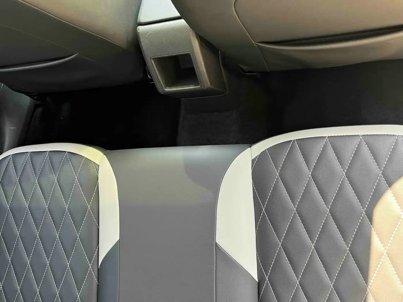 Volkswagen Polo 2019 Plus 1.5L Automatic Colorful Tech Edition фото 20