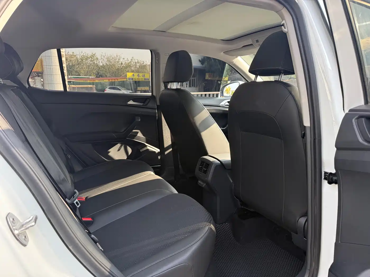 Volkswagen Tanying 2021 1.5L Automatic Smart Connect Edition фото 9