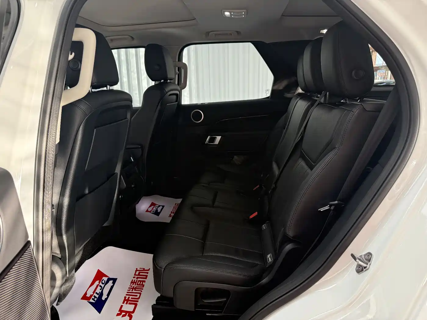 Land Rover Discovery 2017 3.0 SC V6 SE фото 8